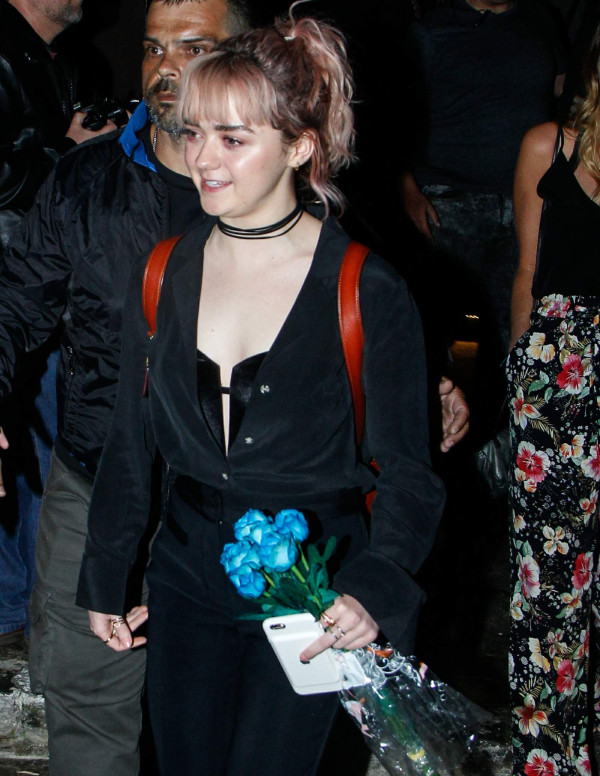 Maisie Williams au restaurant D.O.M à Sao Paulo