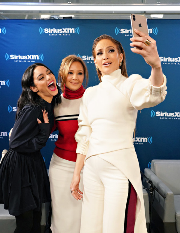 Vanessa Hudgens, Jennifer Lopez, Leah Remini dans les studios de la radio Sirius XM