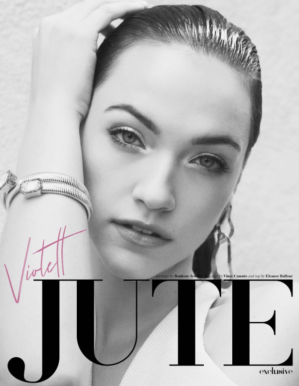 Violett Beane dans Jute Magazine - Novembre 2018