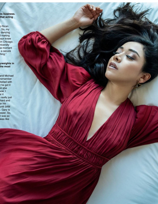 Aimee Garcia dans Regard Magazine