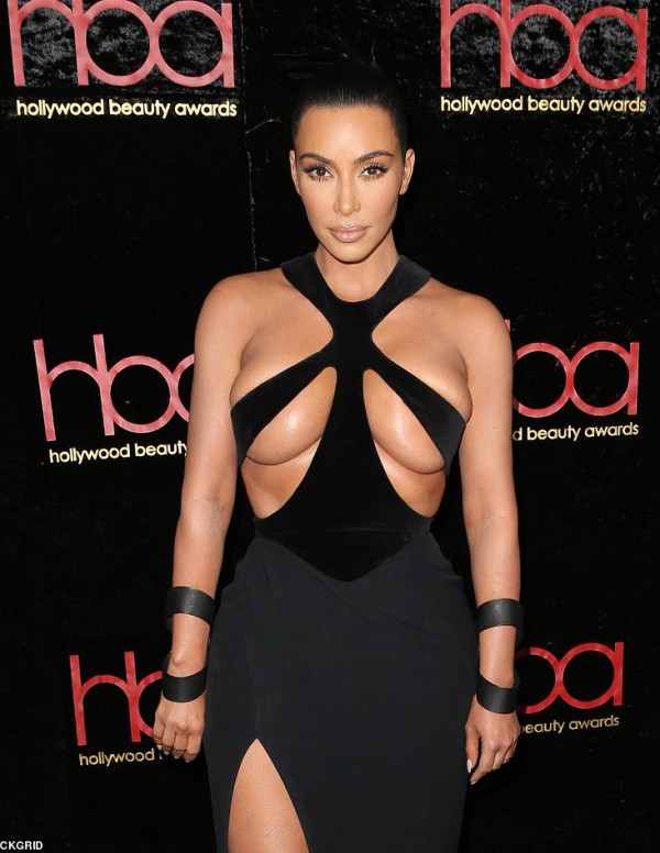 Kim Kardashian au 5ème gala Beauty Awards à Hollywood