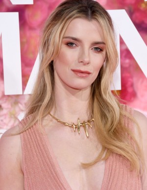 photos Betty Gilpin