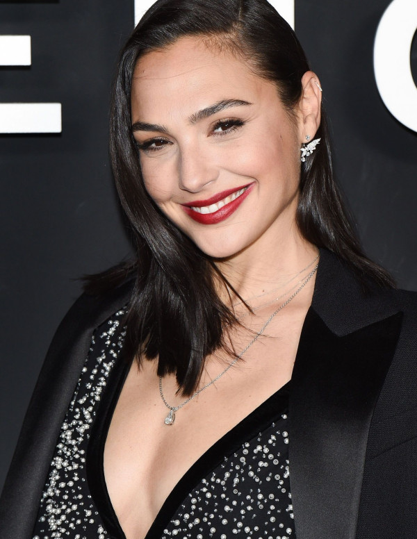 Gal Gadot à la Paris Fashion Week
