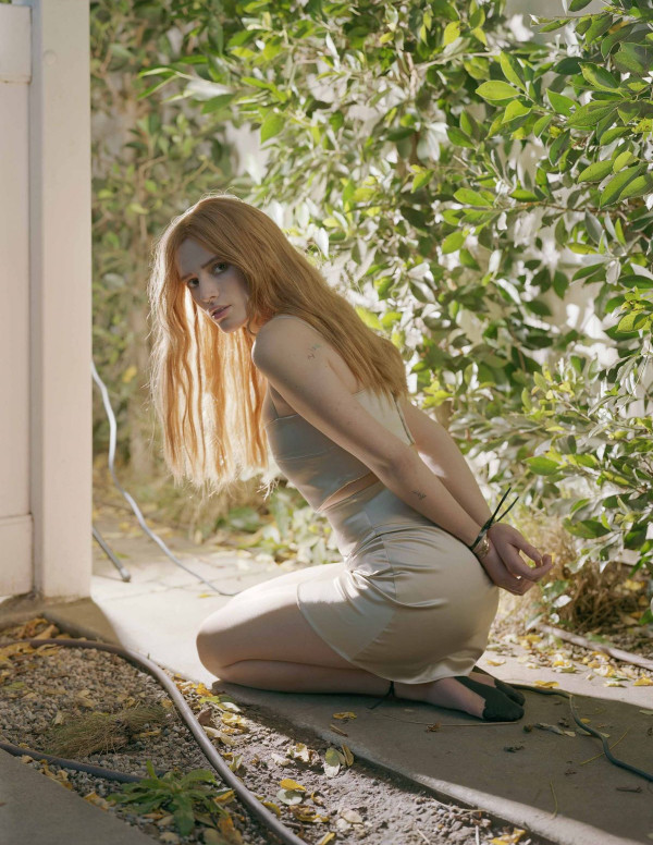Shooting Bella Thorne pour CR Fashion Book - Mars 2019 