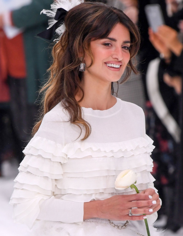 Penelope Cruz au défilé Chanel à la Paris Fashion Week