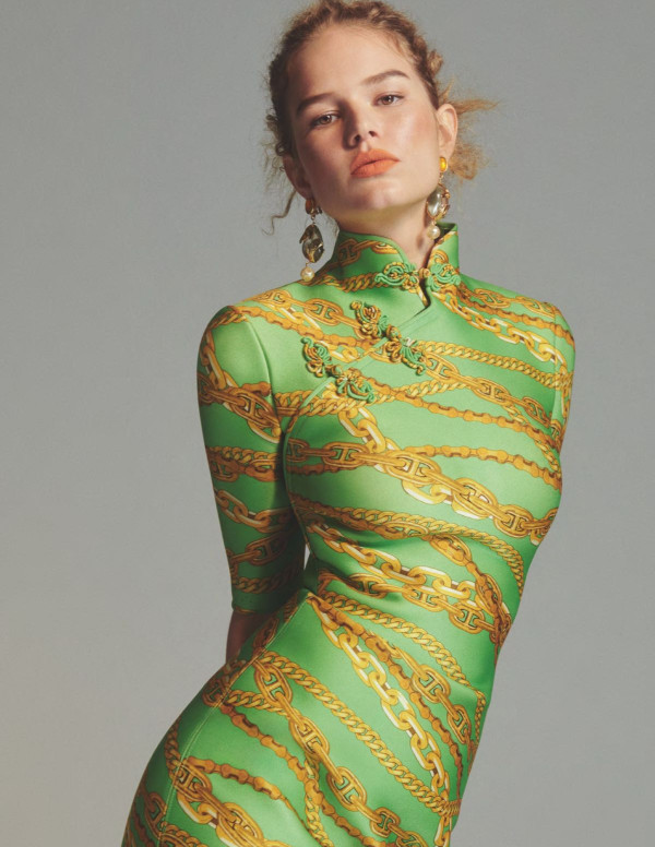 Anna Ewers dans Vogue Magazine UK - Avril 2019