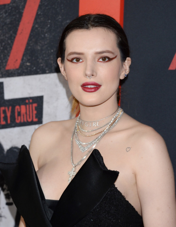 Bella Thorne à la première du film Netflix The Dirt