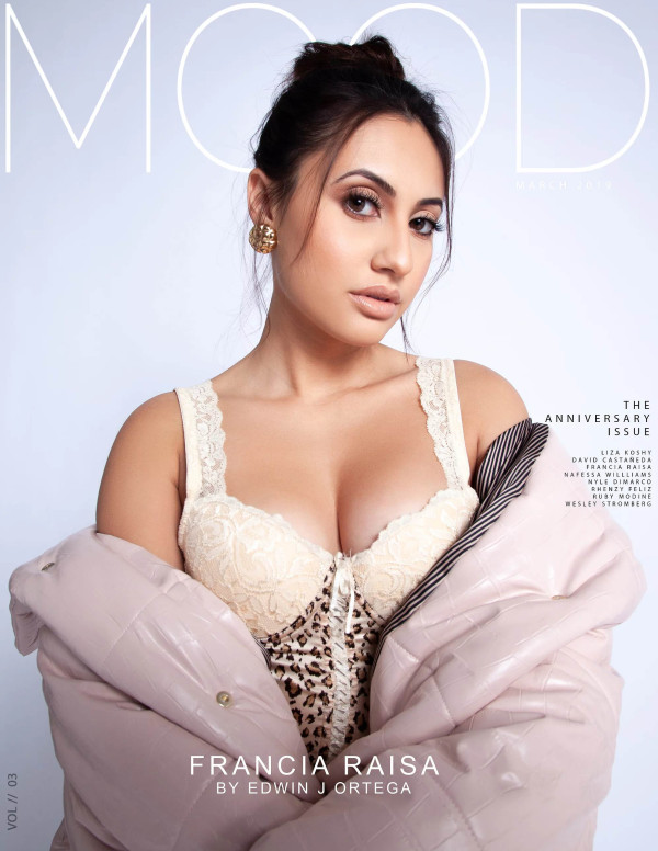 Francia Raisa dans Mood Magazine