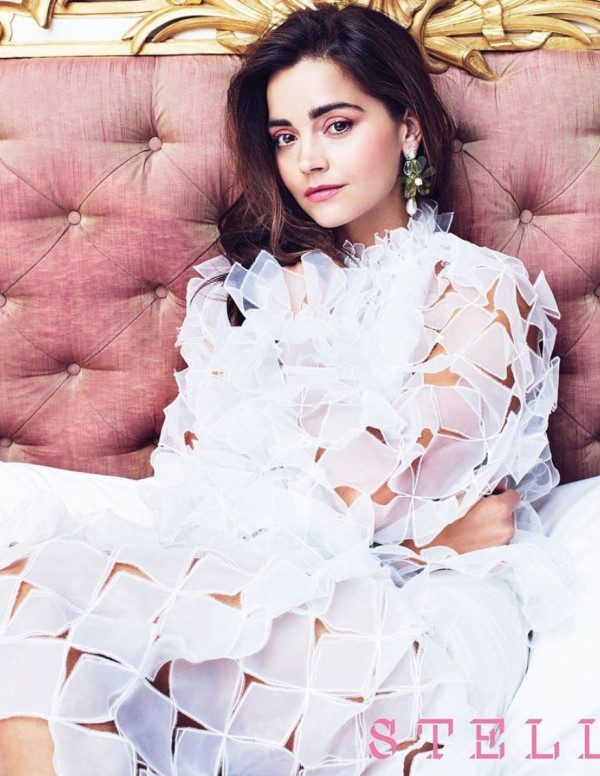 Jenna Coleman dans Stella Magazine, Avril 2019