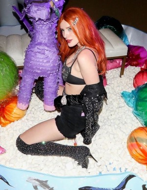 photos Bella Thorne