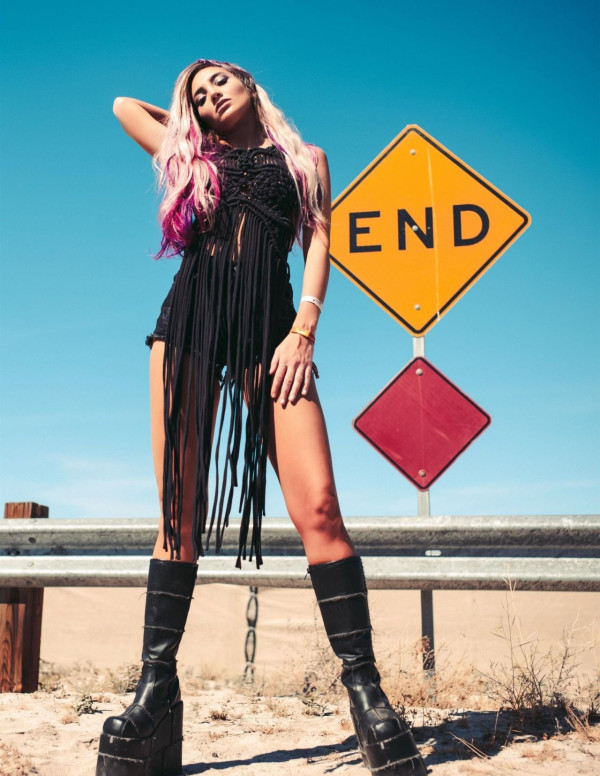 Shooting Megan Pormer au festival coachella 2019 à Indio