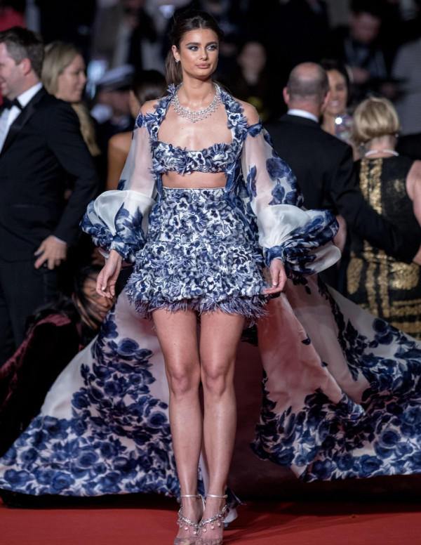 Taylor Marie Hill à la projection de Too old to die young au Festival de Cannes