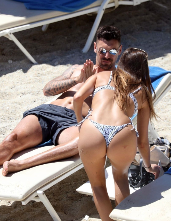 Chloe Goodman à Mykonos