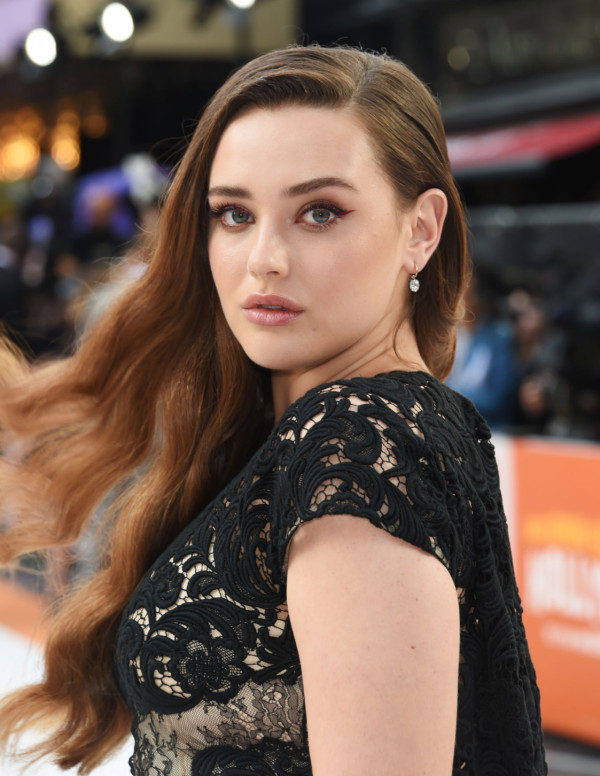 Katherine Langford à Londres pour la première du film Once Upon a Time in Hollywood