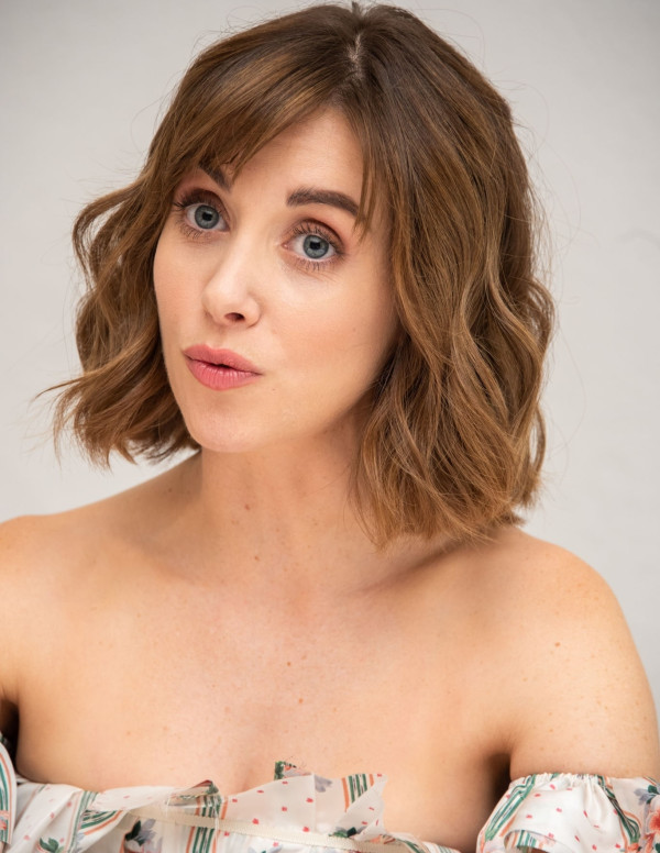 Alison Brie conférence de presse pour GLOW
