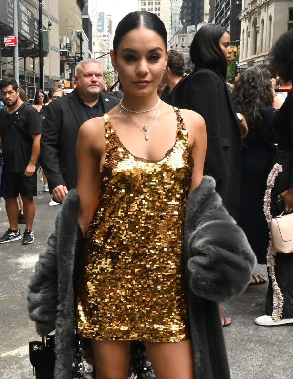 Vanessa Hudgens au défilé Vera Wang lors de la New York Fashion Week