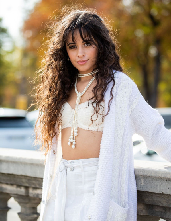 Camila Cabello à la Paris Fashion Week