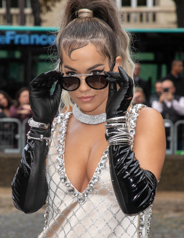 Rita Ora au défilé Miu Miu à la Paris Fashion Week