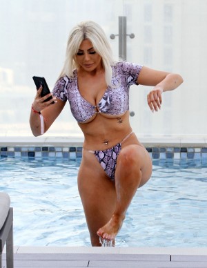 photos Chloe Ferry