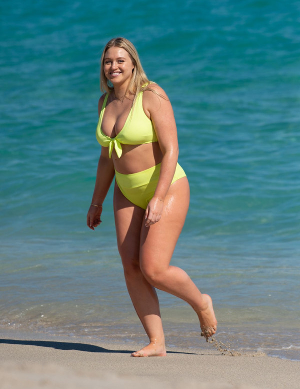 Iskra Lawrence enceinte à Miami