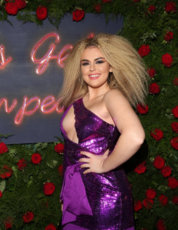Tallia Storm à Londres pour la soirée Xmas Party