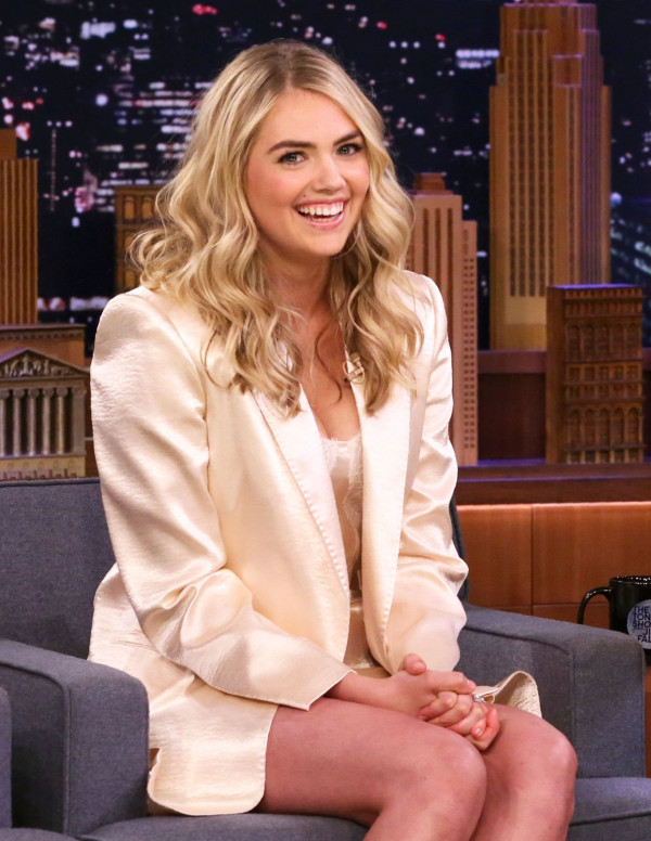 Kate Upton dans l'émission The Tonight Show avec Jimmy Fallon