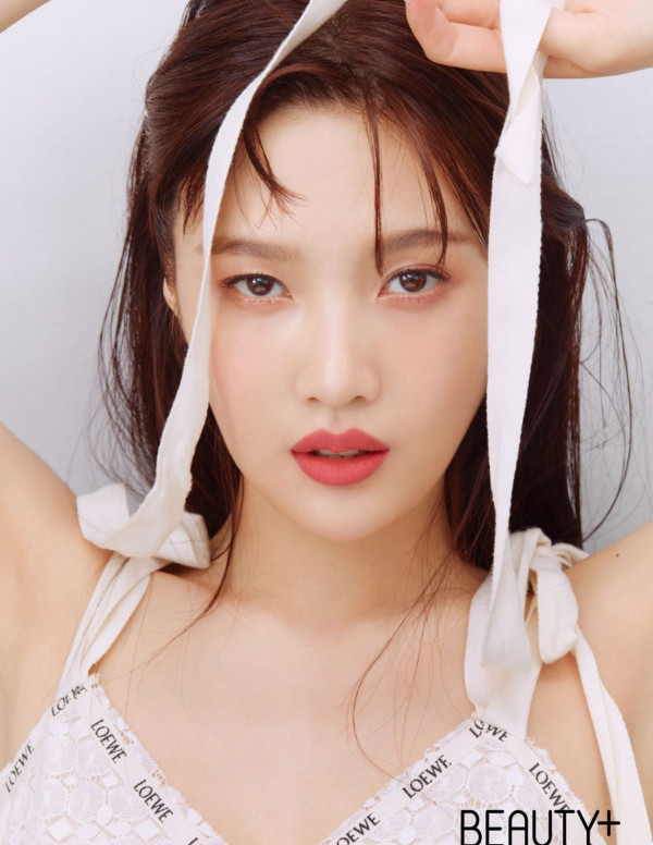 Joy de Red Velvet dans BEAUTY+ Magazine (Corée), mai 2020