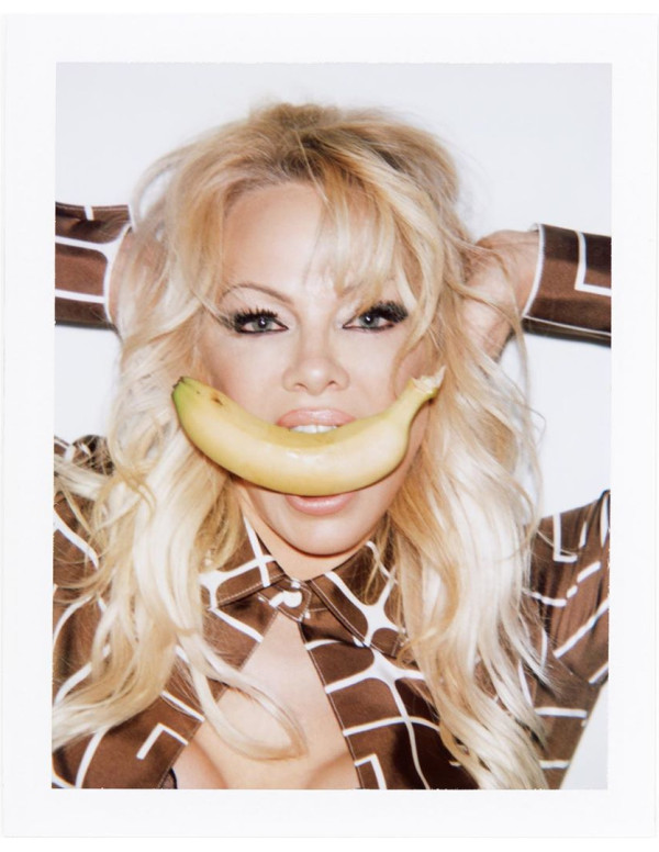 Pamela Anderson dans Antidote Magazine