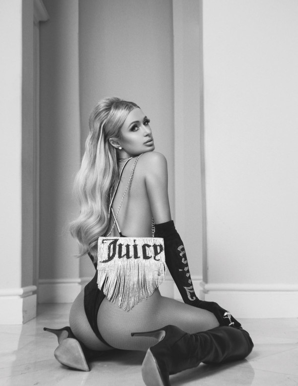 Paris Hilton dans Rollacoaster Magazine - Printemps / Eté 2020