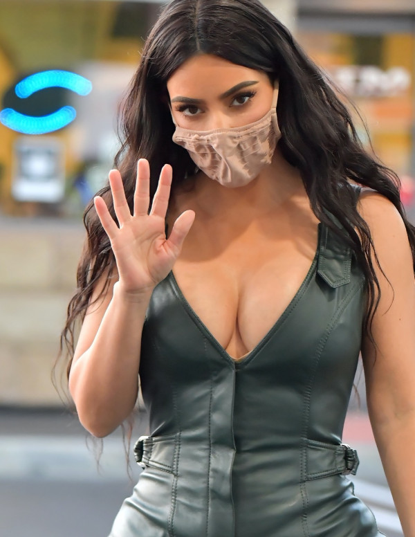 Kim Kardashian à la station service