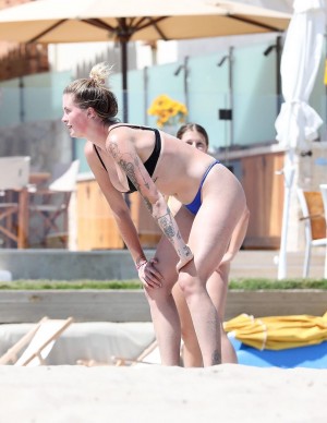 photos Ireland Baldwin