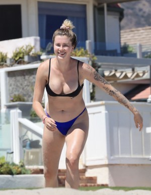 photos Ireland Baldwin