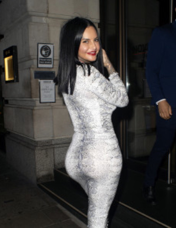 Jemma Lucy en soirée à Londres