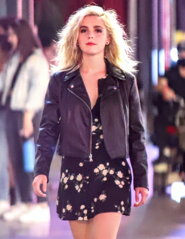 Kiernan Shipka sur le tournage de Swimming With Sharks