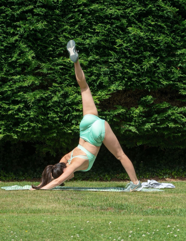 Séance de yoga pour Casey Batchelor