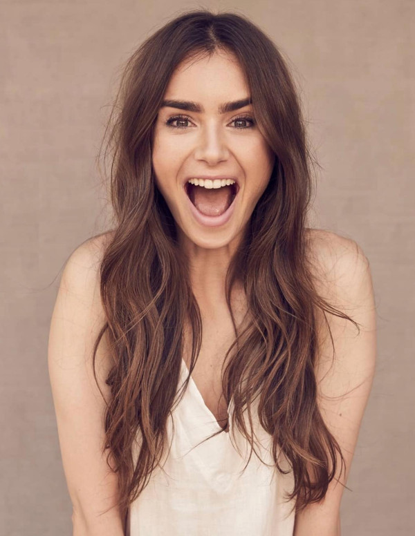 Lily Collins dans The Sunday Times Style, Octobre 2020