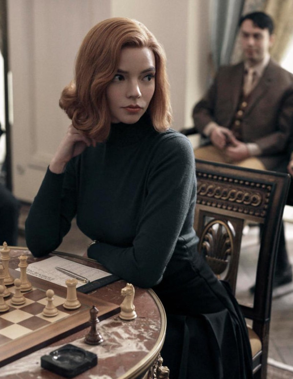 Photos promos d'Anya Taylor-Joy pour The Queen's Gambit (Le jeu de la Dame)