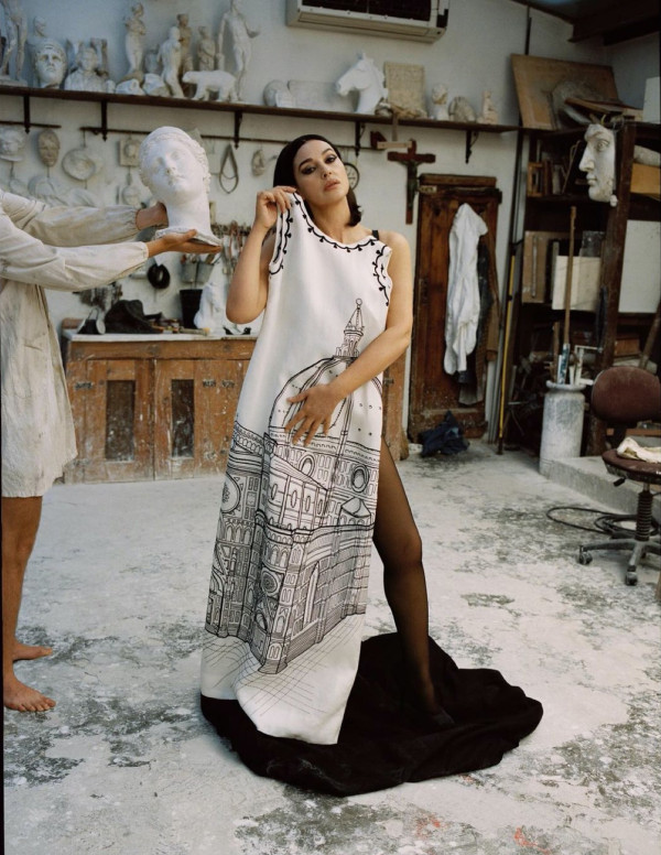Monica Bellucci dans Vogue Italie - Novembre 2020