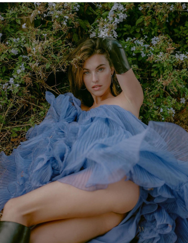 Shooting Rainey Qualley pour Hunger - Novembre 2020