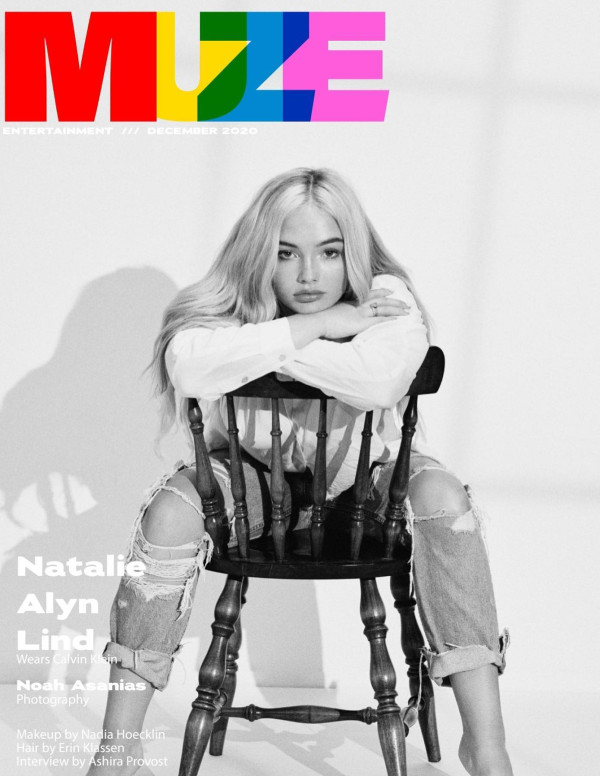 Natalie Alyn Lind dans Muze Magazine (Décembre 2020) |