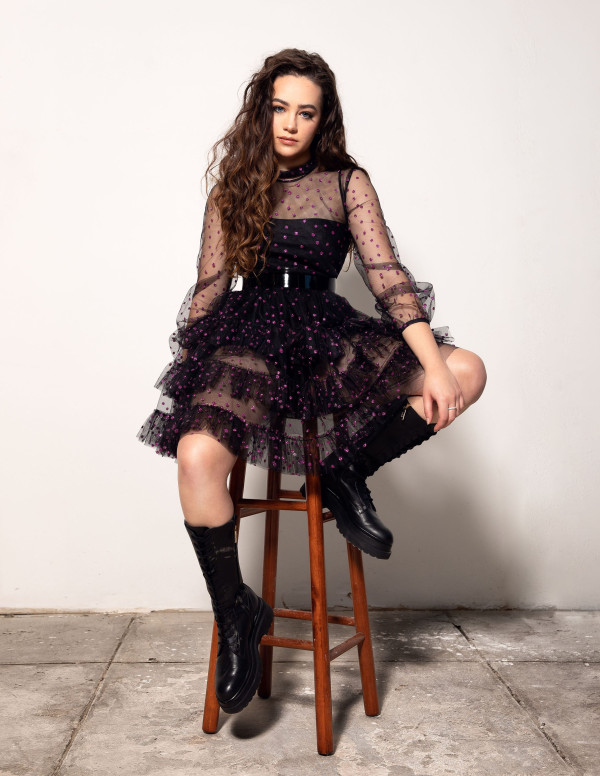 Shooting Mary Mouser pour GQ Mexico