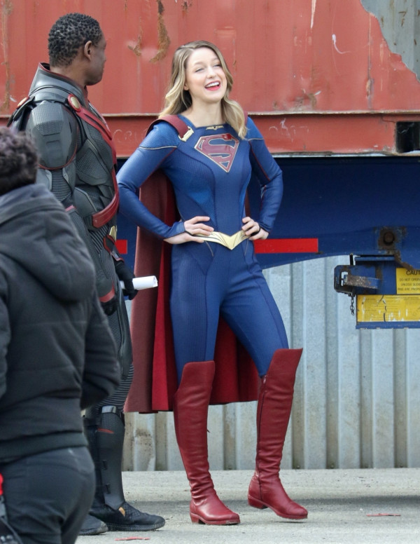 Melissa Benoist sur le tournage de Supergirl à Vancouver