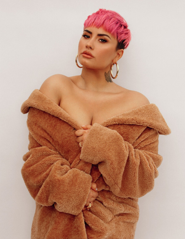 Demi Lovato dans Glamour magazine