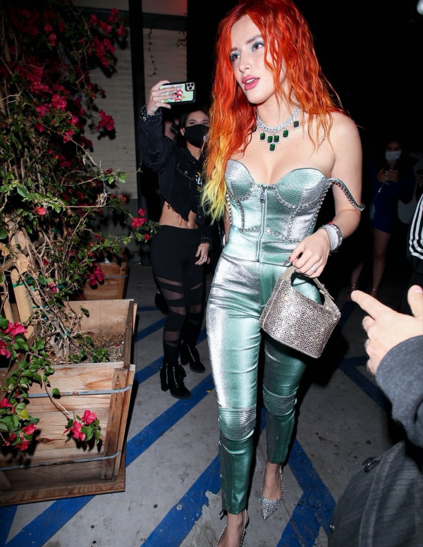 Bella Thorne en soirée à Los Angeles