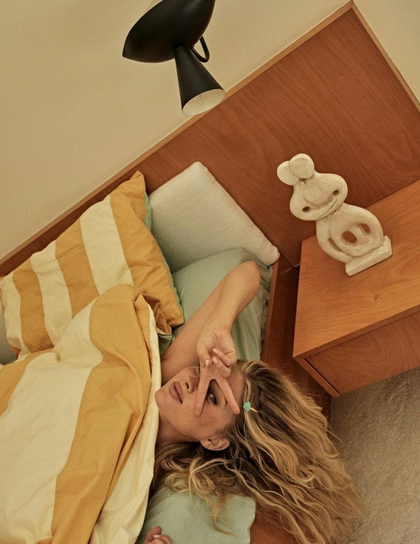 Elsa Hosk dans Vogue Russie