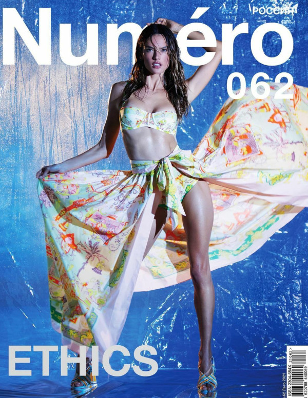Alessandra Ambrosio dans Numero magazine Russie