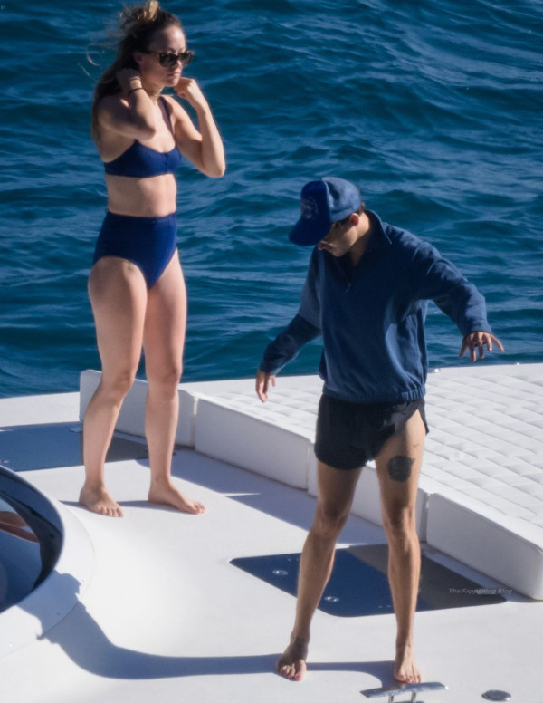 Olivia Wilde en vacances sur un yacht en Italie