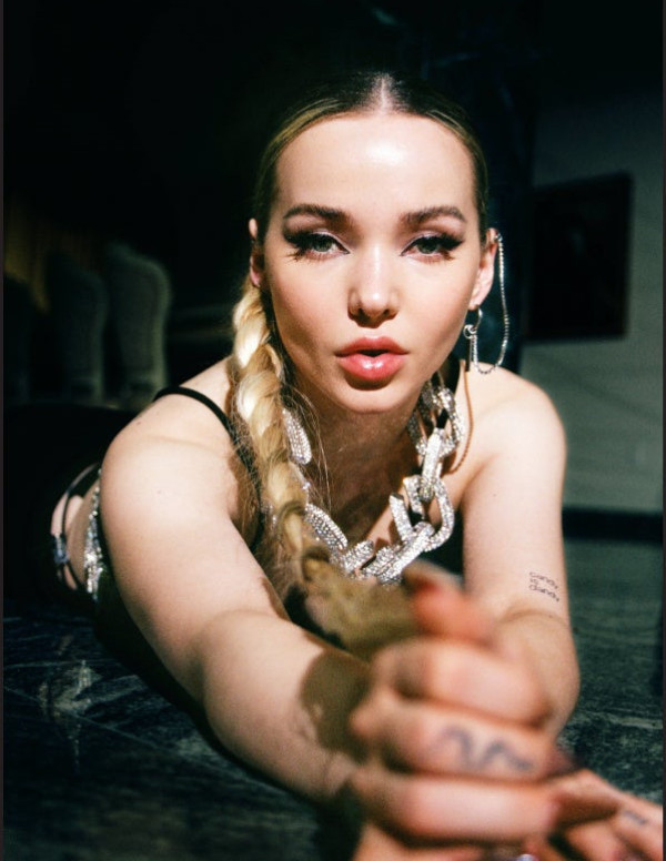 Shooting Dove Cameron pour Refinery 29
