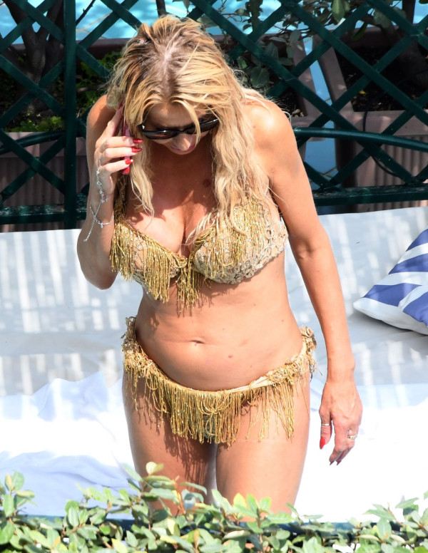Valeria Marini en vacances à Ischia