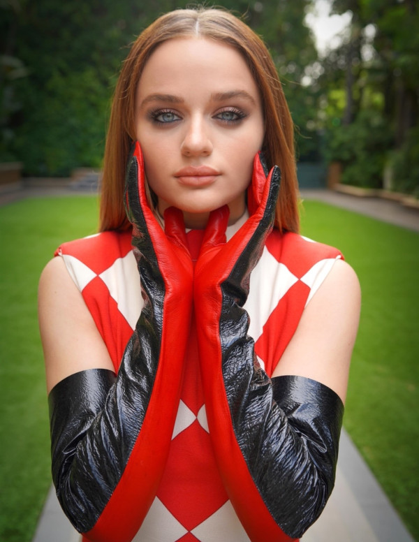 Shooting Joey King pour la sortie de la saison 3 de The Kissing Booth